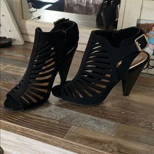7.5 Black Boot Heels